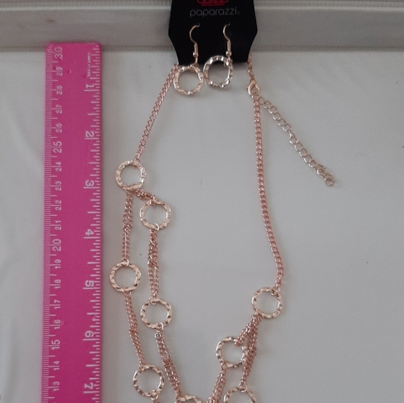 ■ 🏷 Paparazzi jewelry Goldtone Ring-Chain Necklace & Earrings Set - Picture 3 of 7